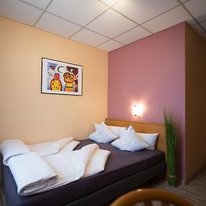 Zimmer mit Queensize-Bett